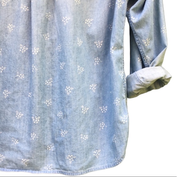 Uniqlo - button down shirt / size: M / washed light blue / white floral - Picture 3 of 8